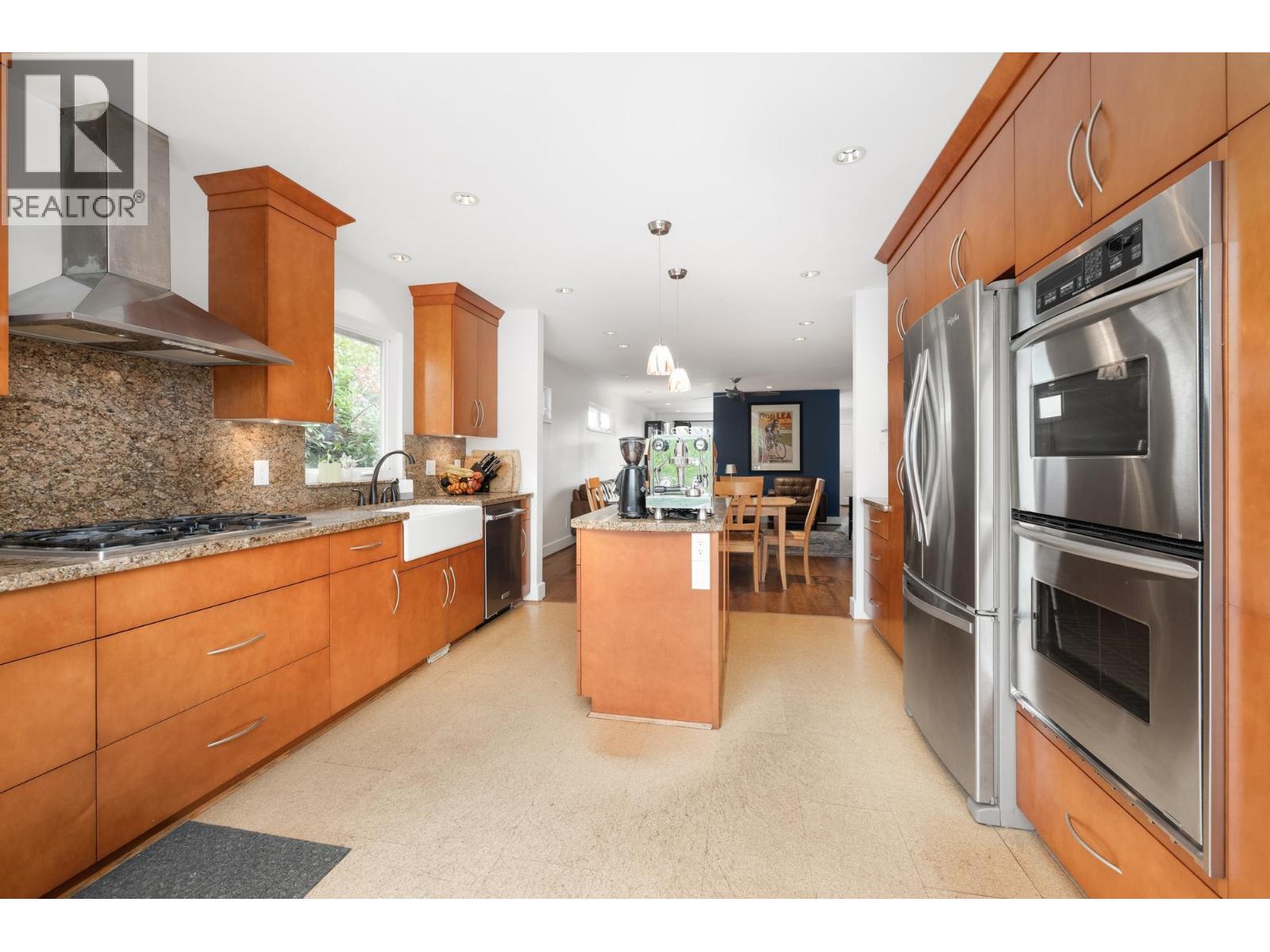 518 E 7TH STREET, North Vancouver