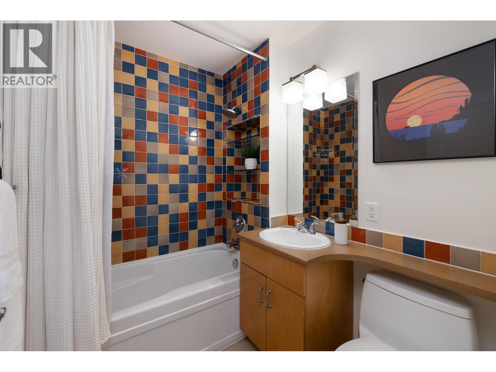 518 E 7TH STREET, North Vancouver