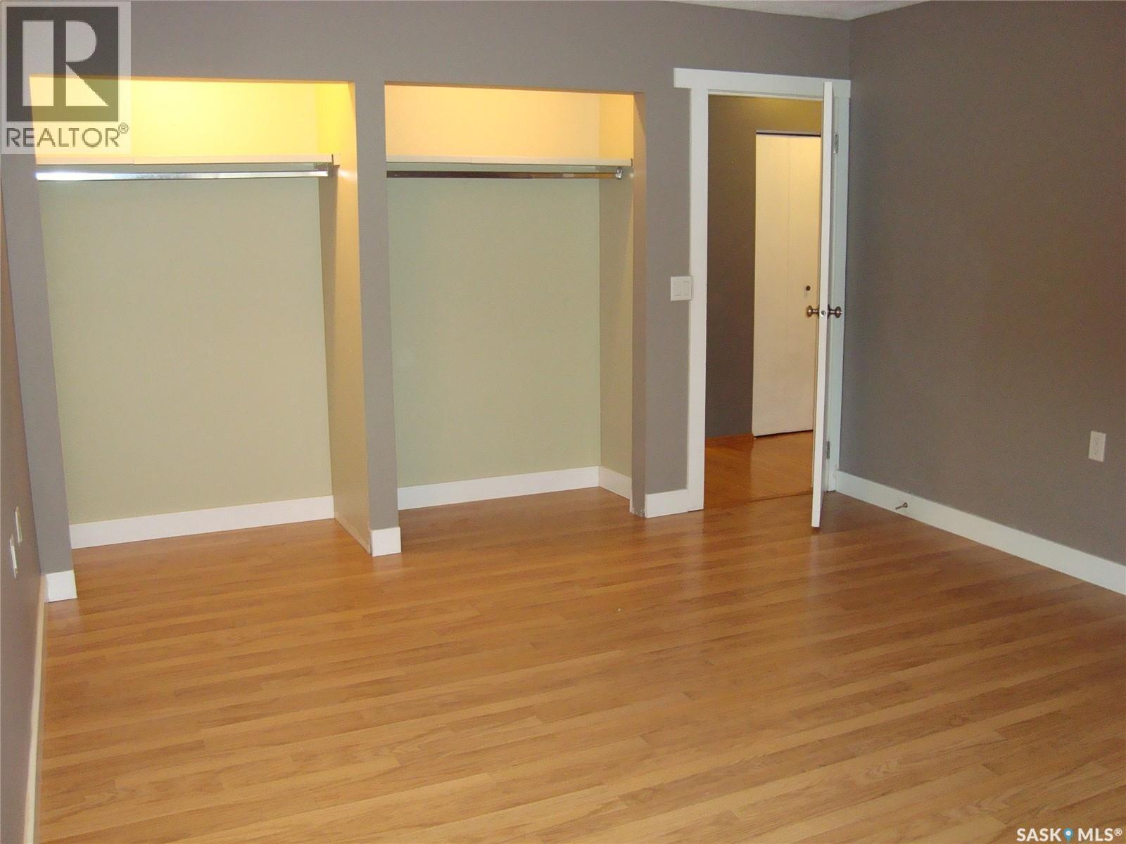 105 4th AVENUE W - 18
