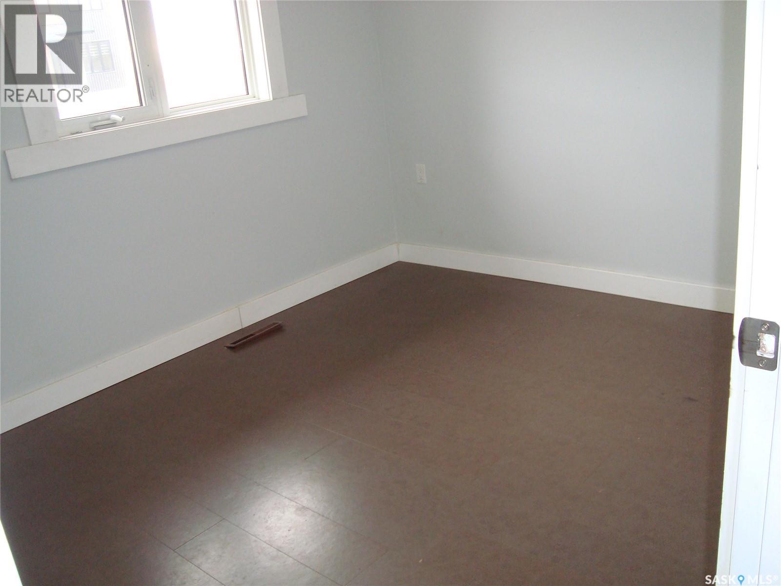 105 4th AVENUE W - 22