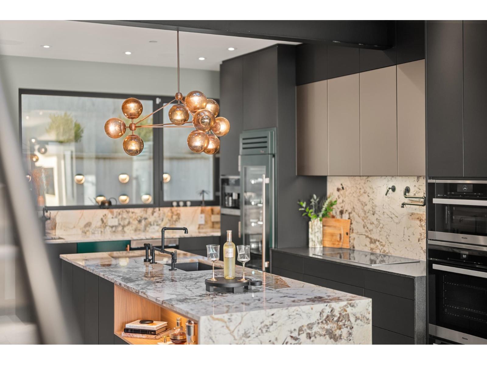 14555 MARINE DRIVE, White Rock