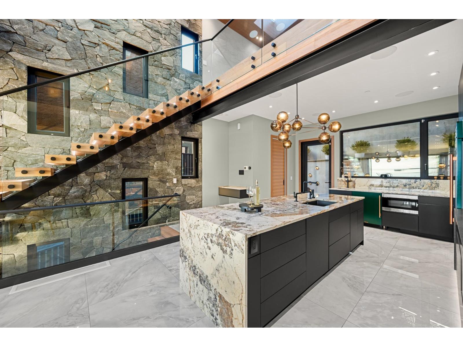 14555 MARINE DRIVE, White Rock