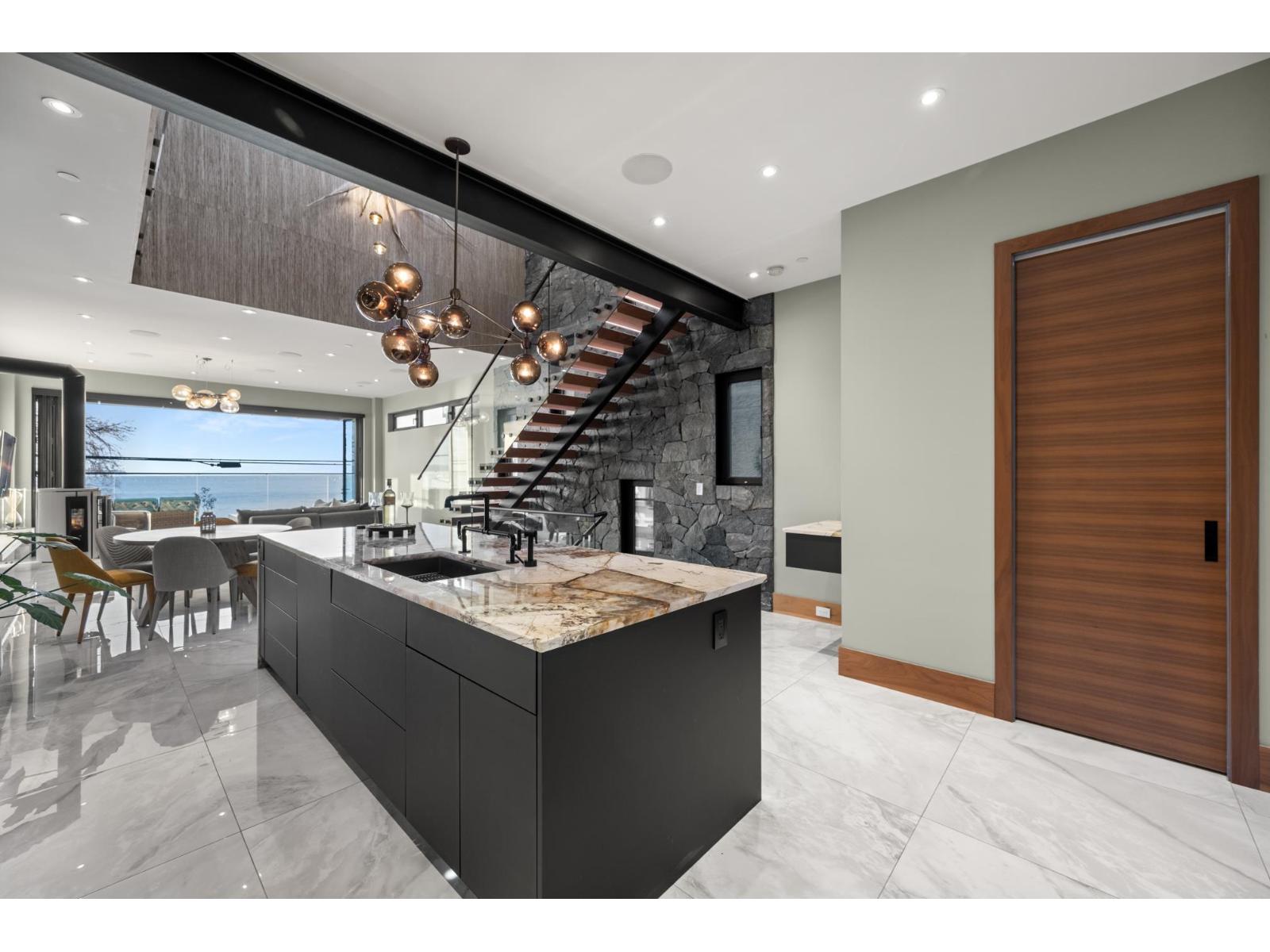 14555 MARINE DRIVE, White Rock