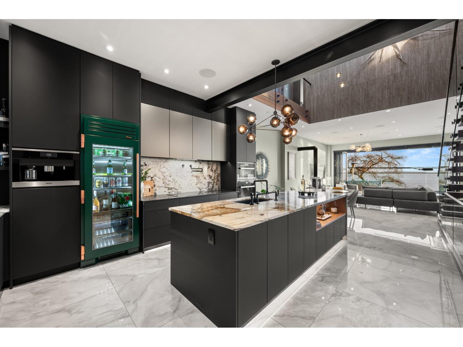 14555 MARINE DRIVE, White Rock