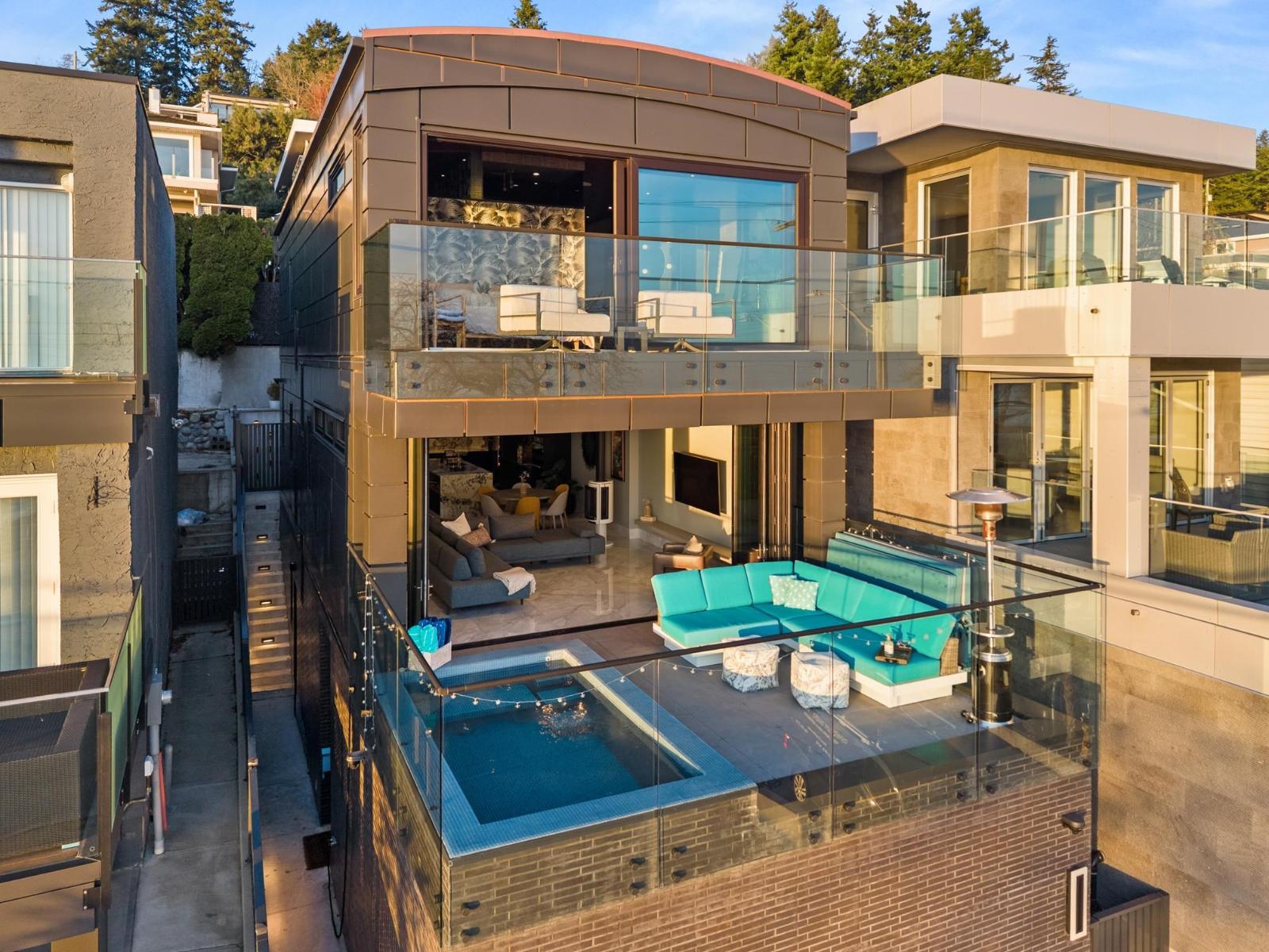 14555 MARINE DRIVE, White Rock