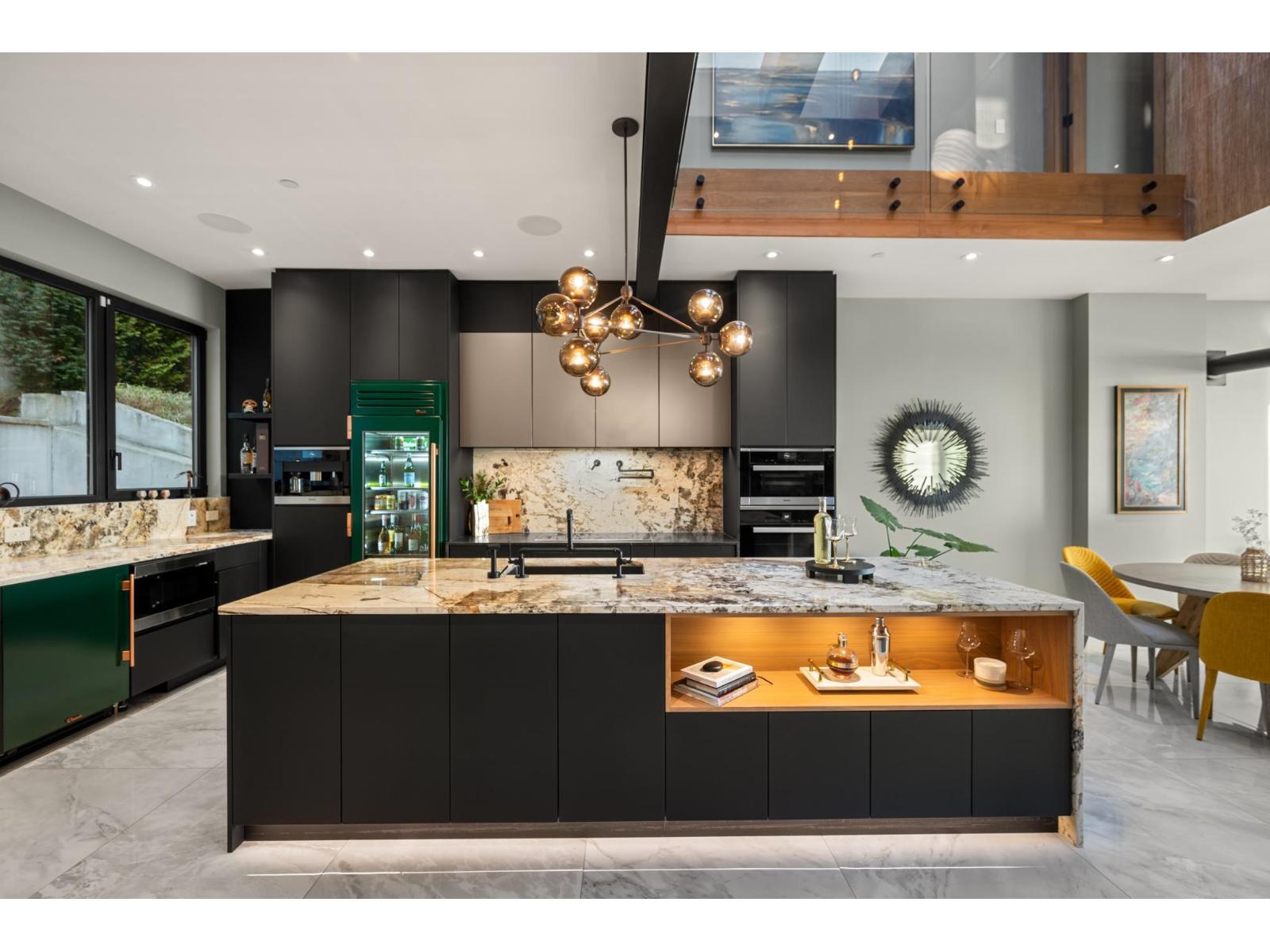 14555 MARINE DRIVE, White Rock