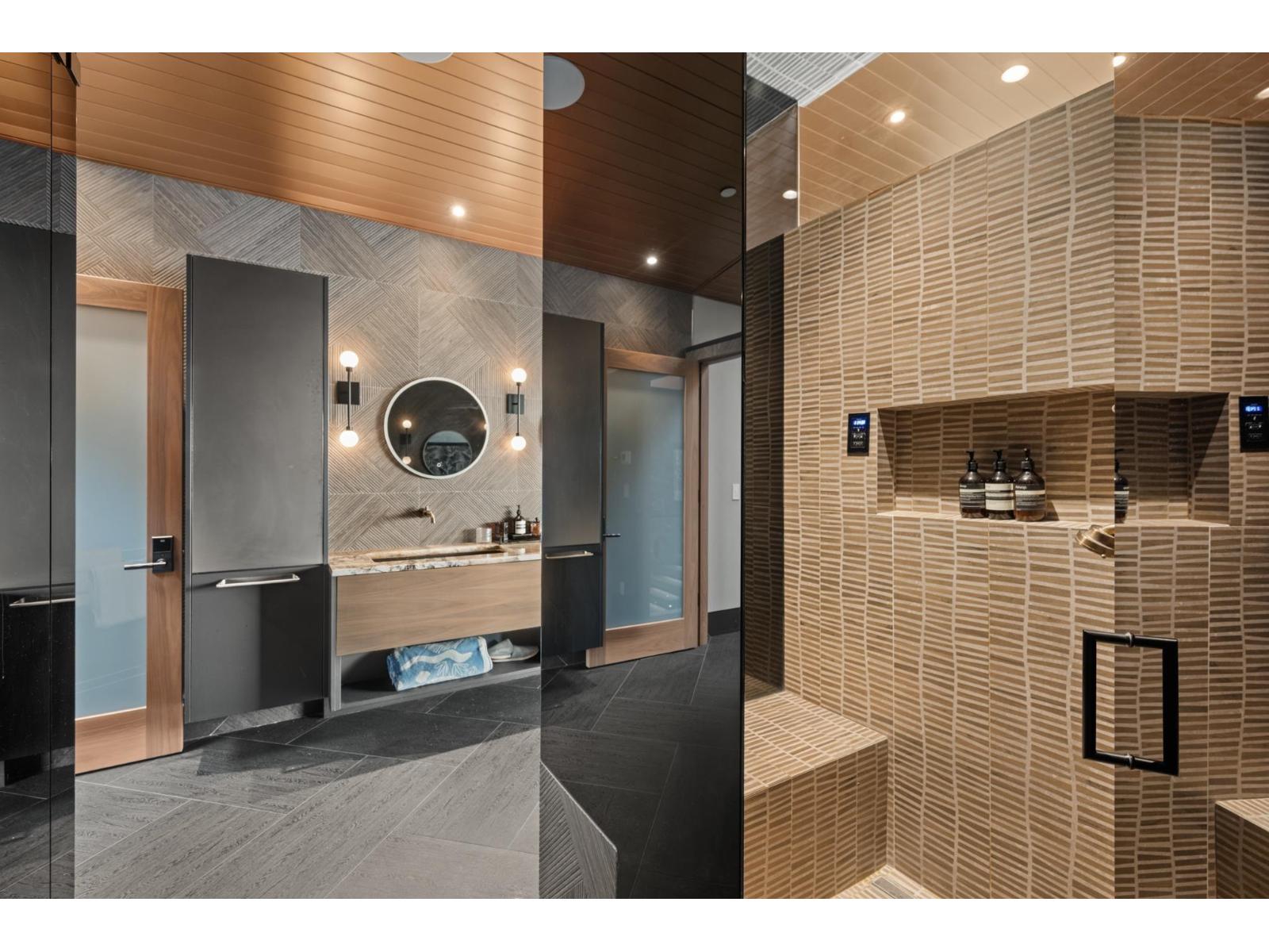 14555 MARINE DRIVE, White Rock