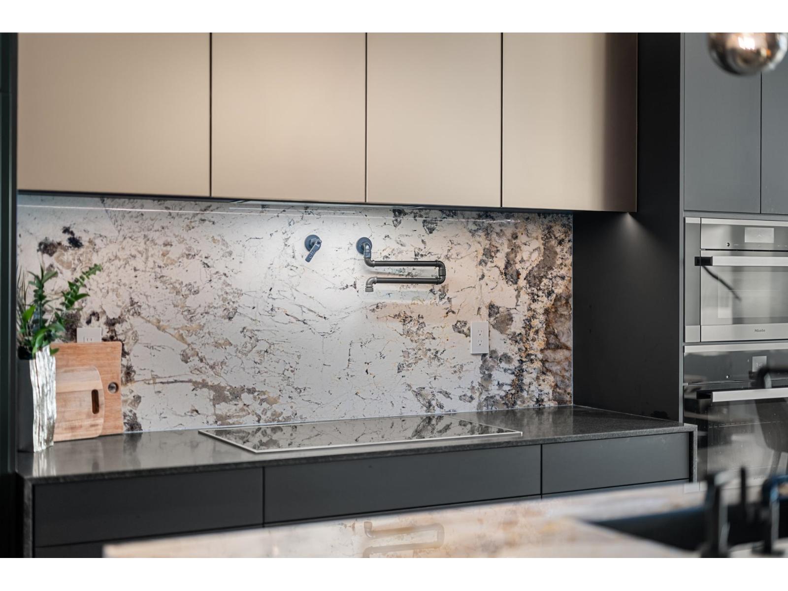 14555 MARINE DRIVE, White Rock