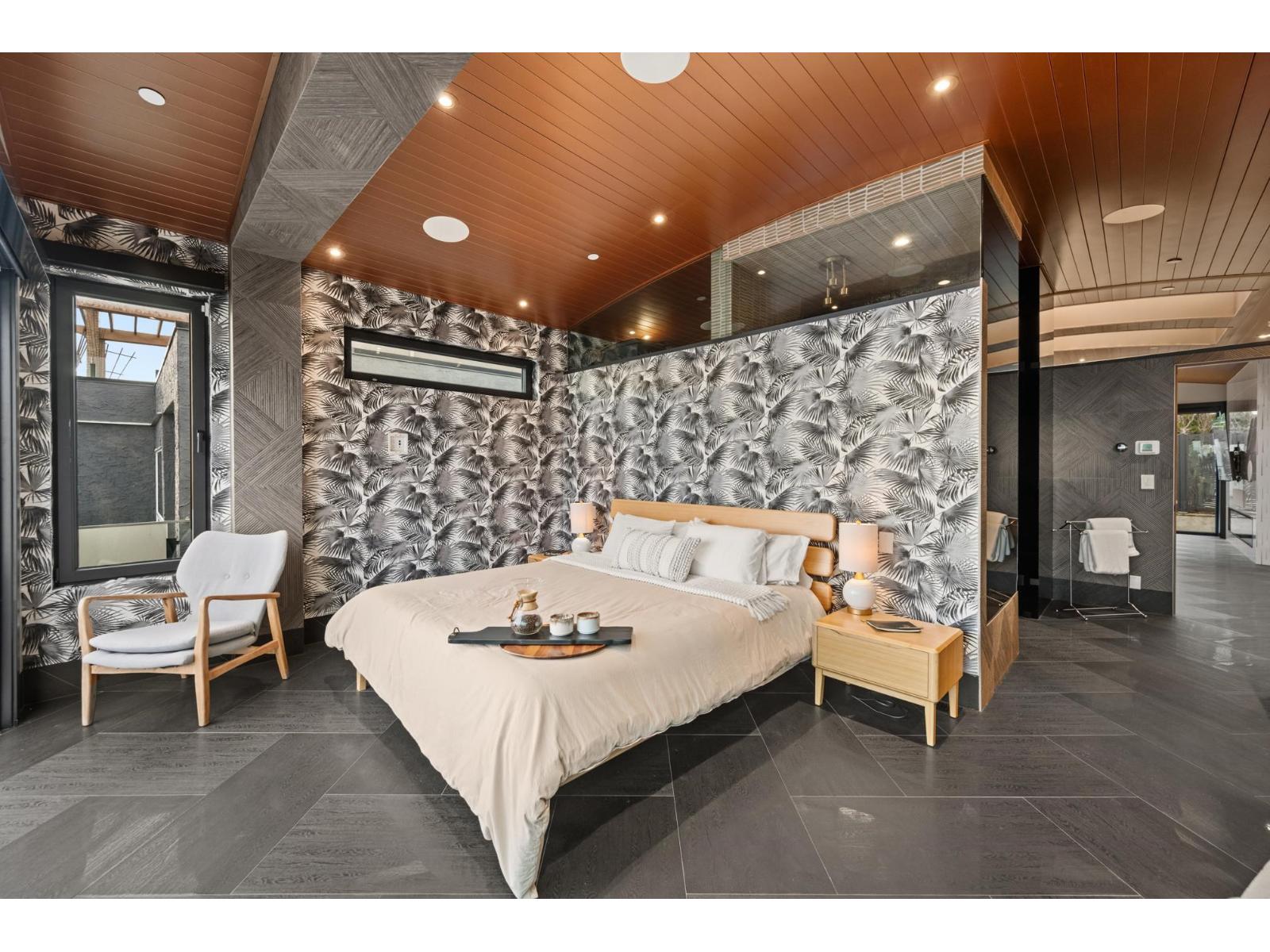 14555 MARINE DRIVE, White Rock