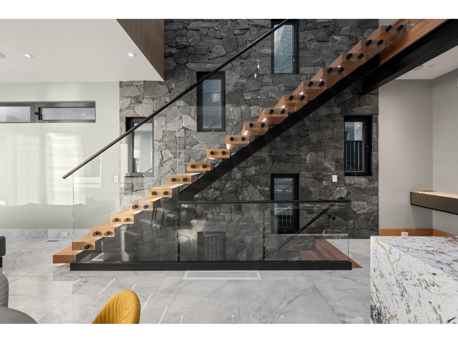 14555 MARINE DRIVE, White Rock