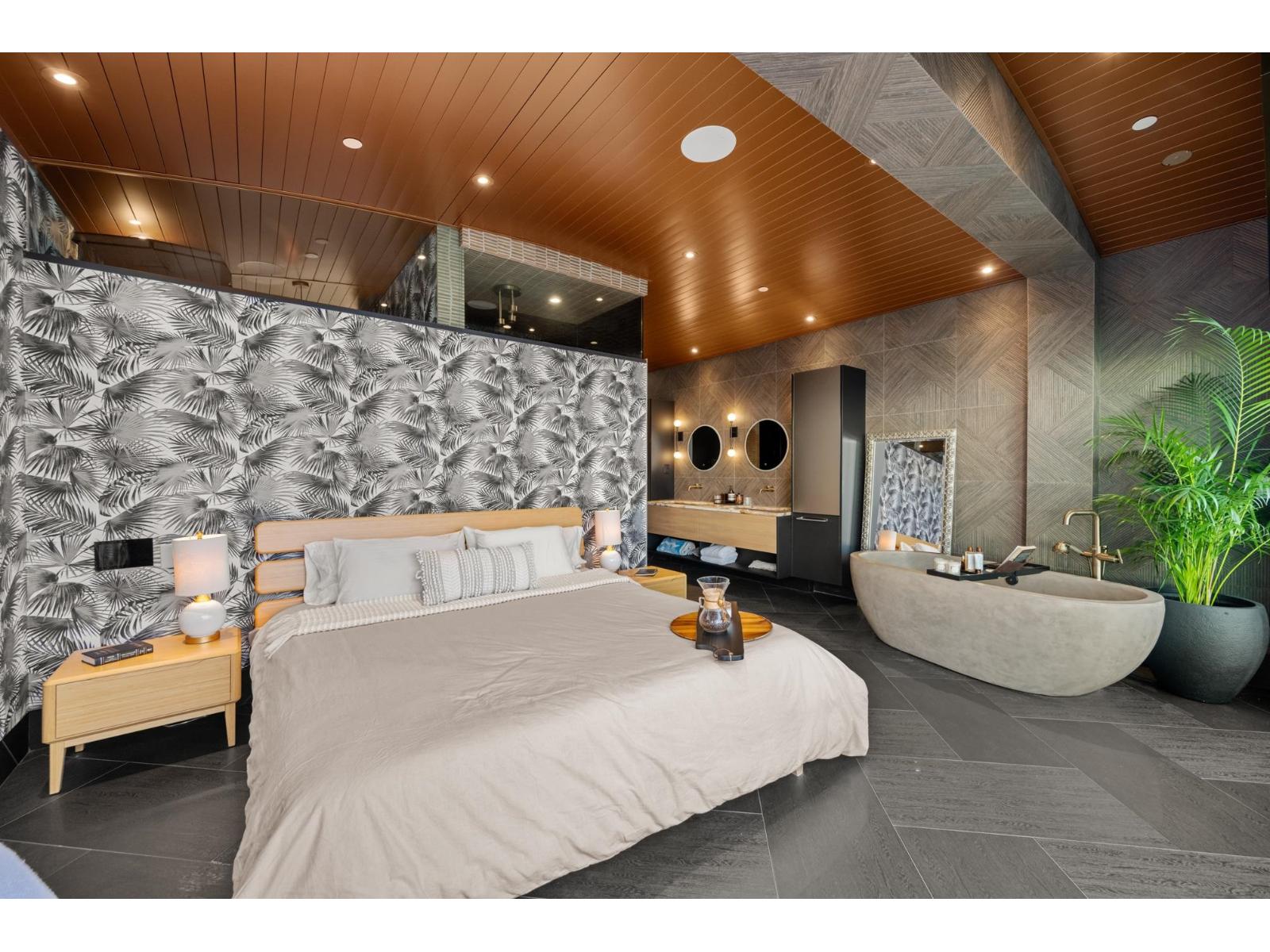 14555 MARINE DRIVE, White Rock