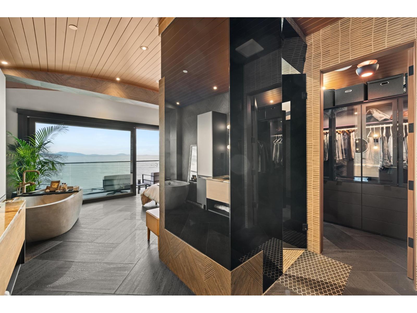 14555 MARINE DRIVE, White Rock