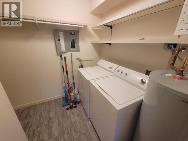 302-6900 BURNABY STREET, Powell River