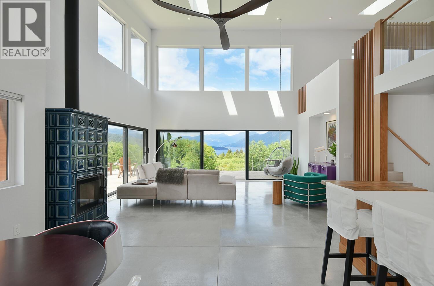 6400 CROWSTON ROAD, Sechelt