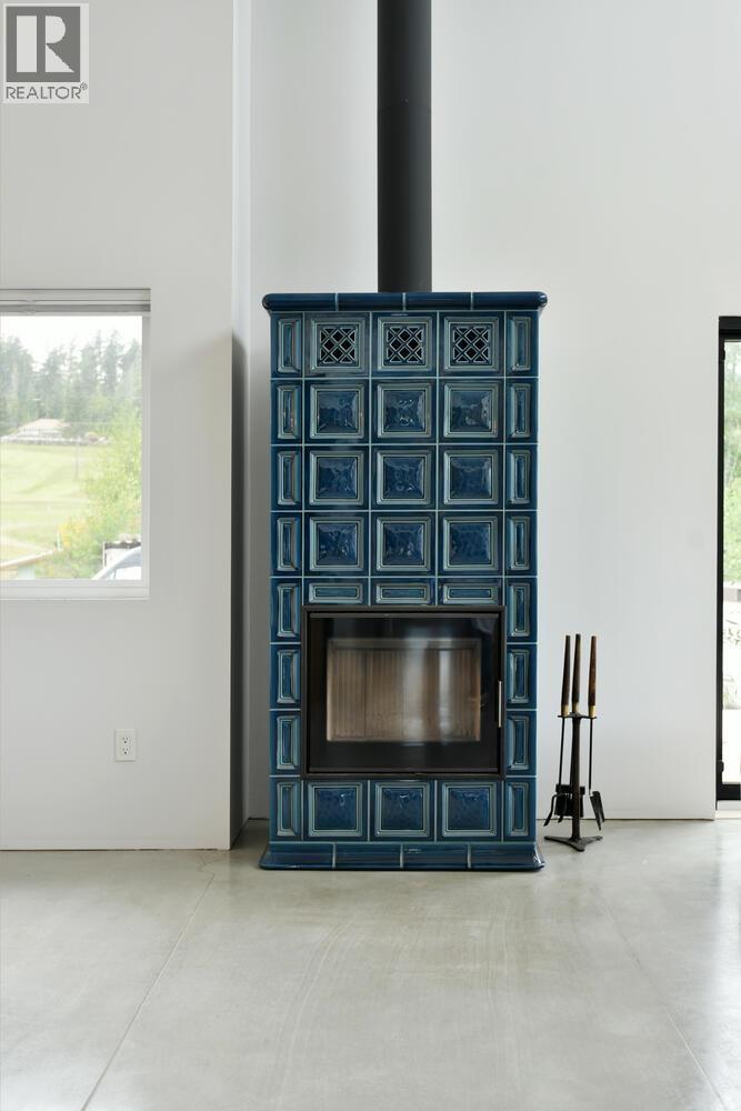 6400 CROWSTON ROAD, Sechelt