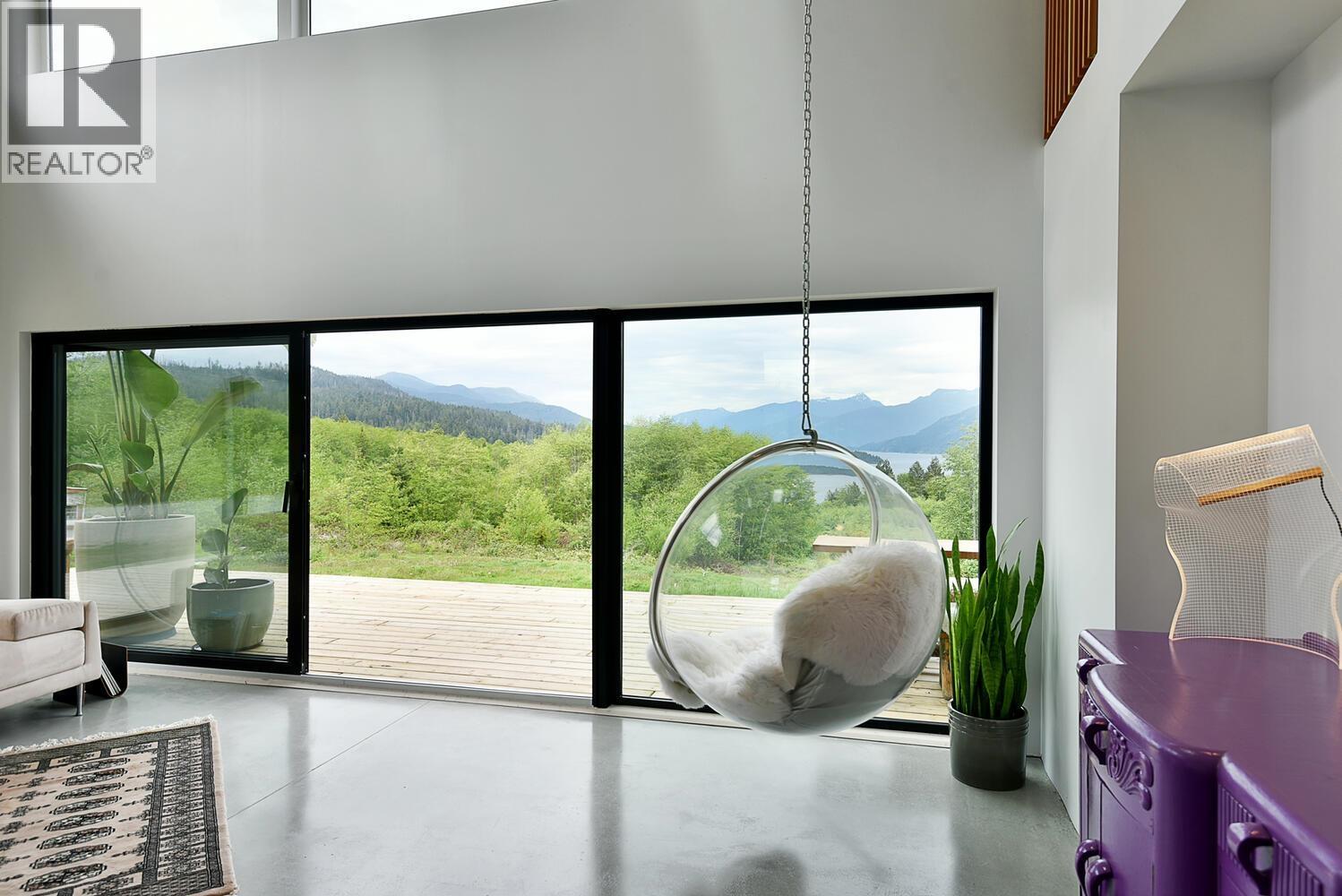 6400 CROWSTON ROAD, Sechelt