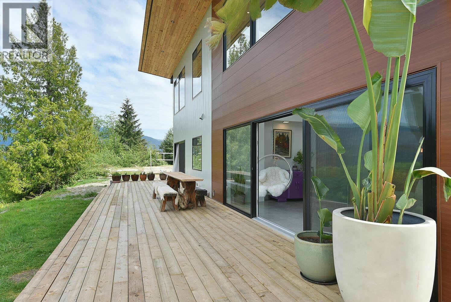 6400 CROWSTON ROAD, Sechelt