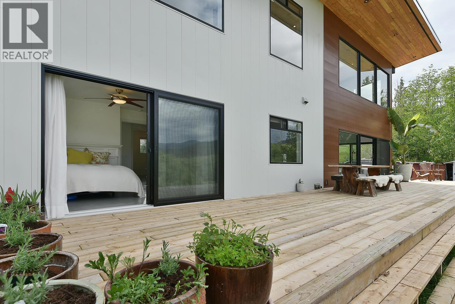 6400 CROWSTON ROAD, Sechelt