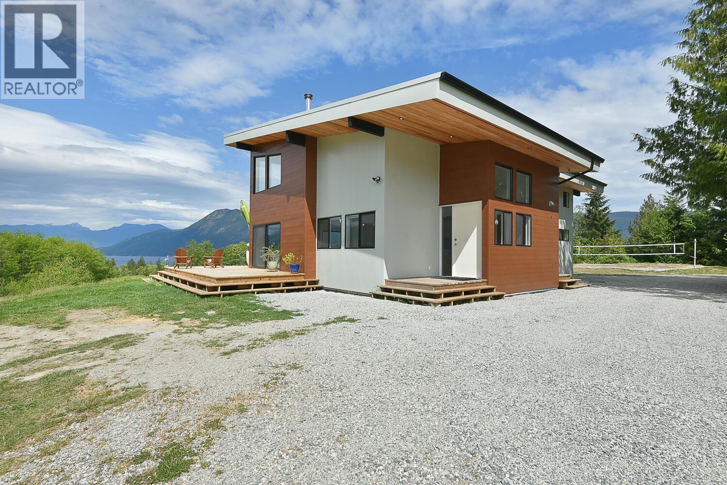 6400 CROWSTON ROAD, Sechelt