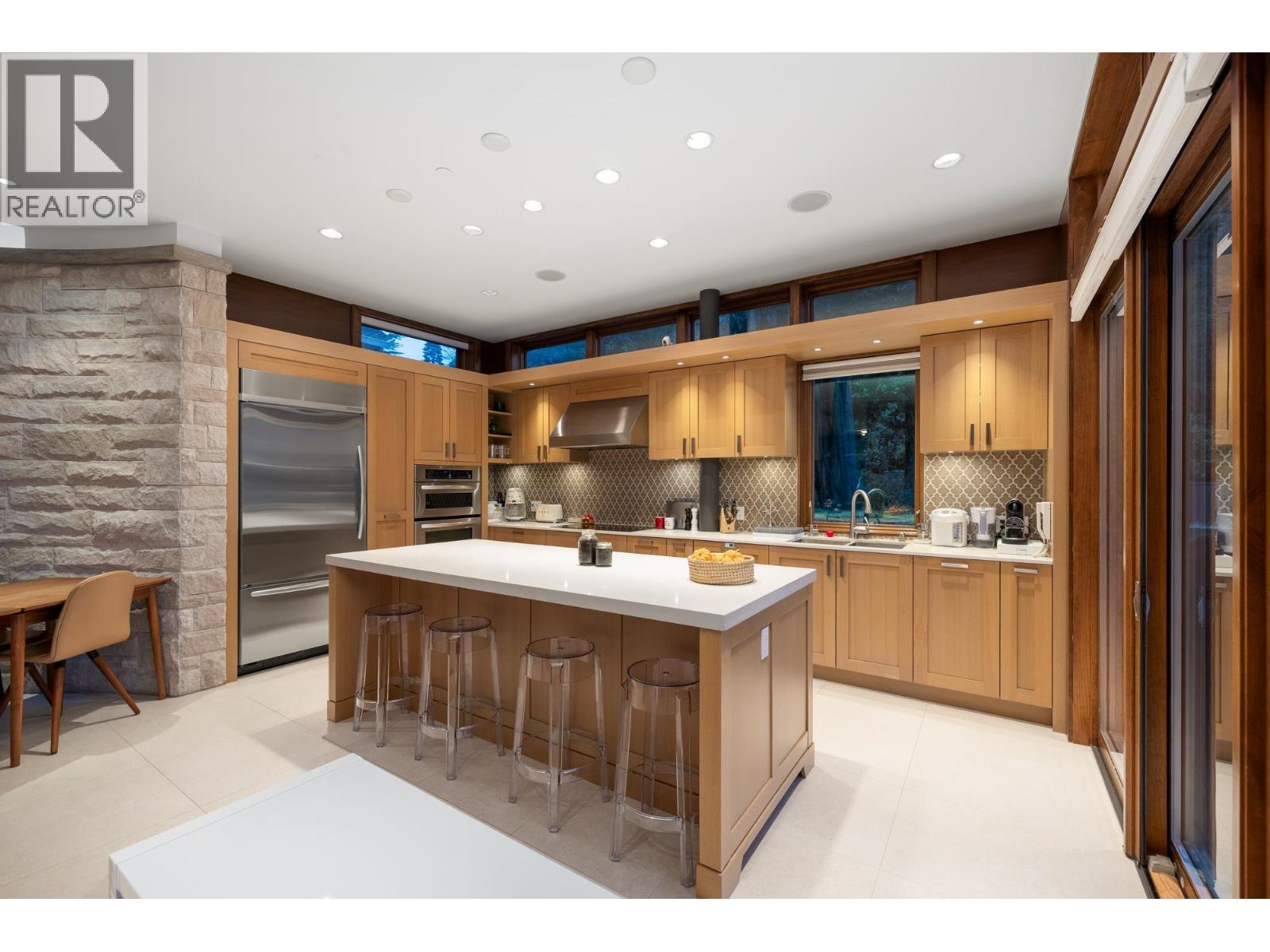 6780 BATCHELOR BAY PLACE, West Vancouver