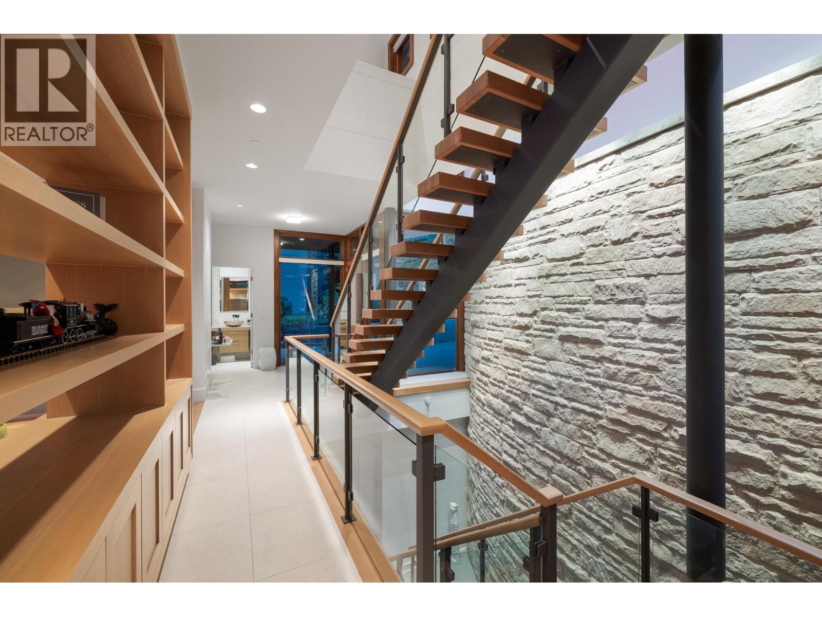 6780 BATCHELOR BAY PLACE, West Vancouver