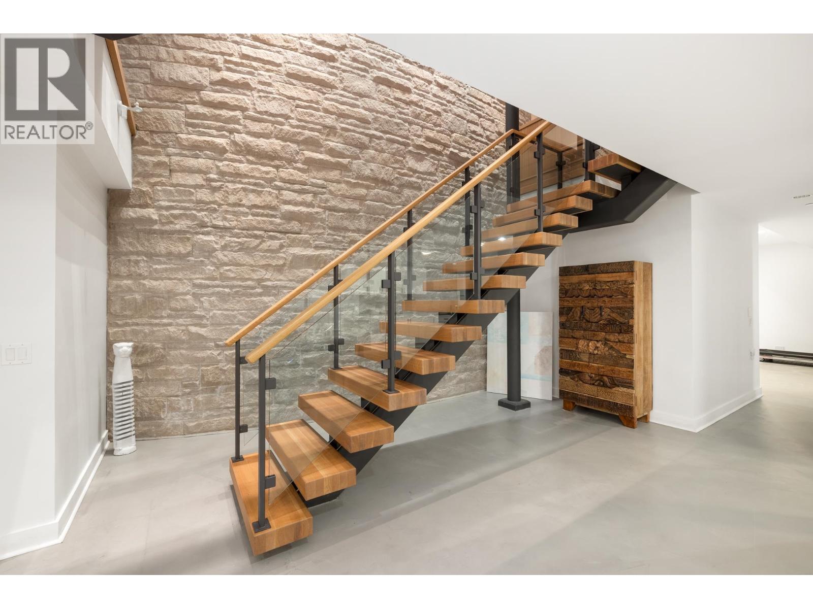 6780 BATCHELOR BAY PLACE, West Vancouver