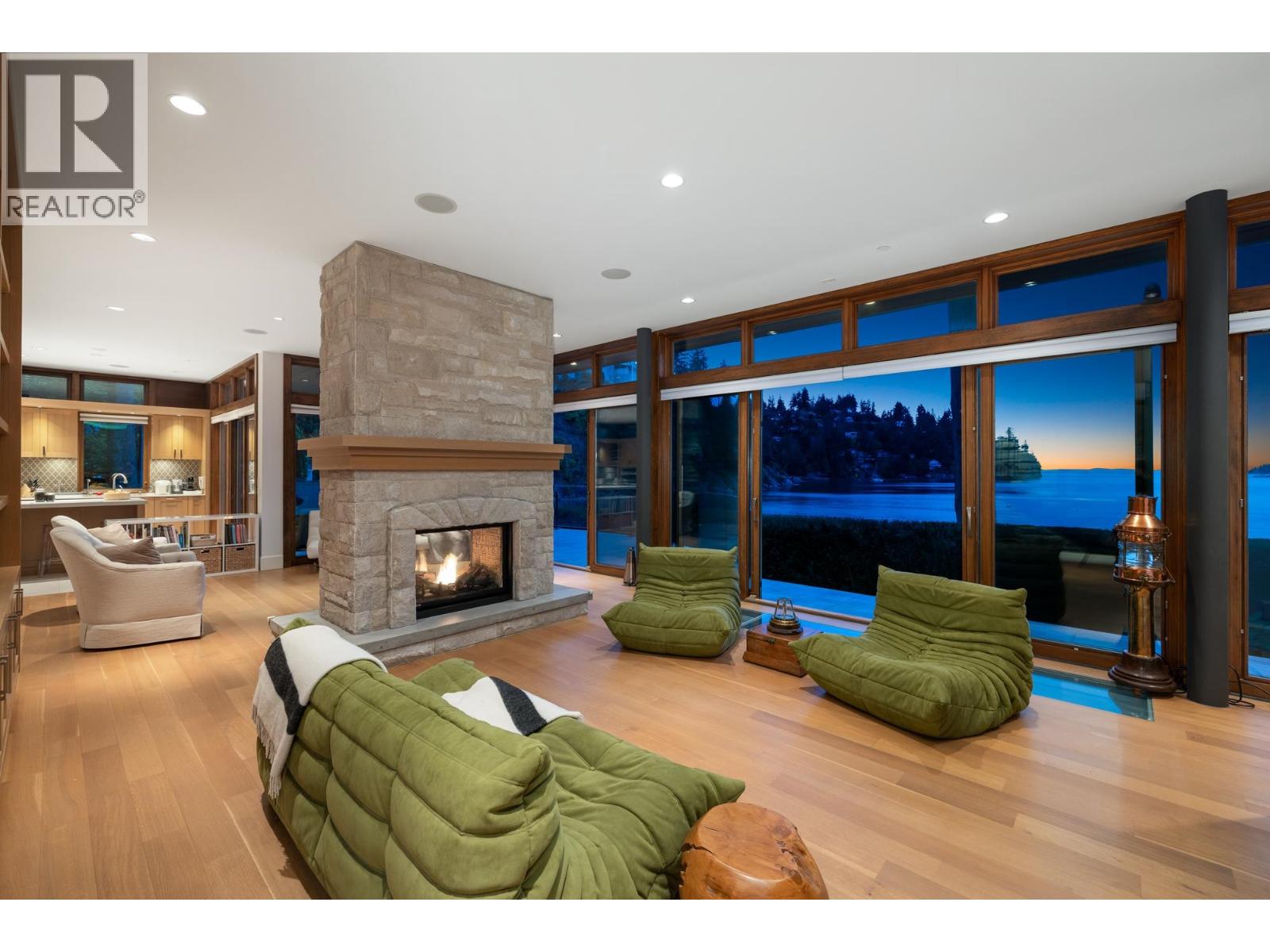 6780 BATCHELOR BAY PLACE, West Vancouver