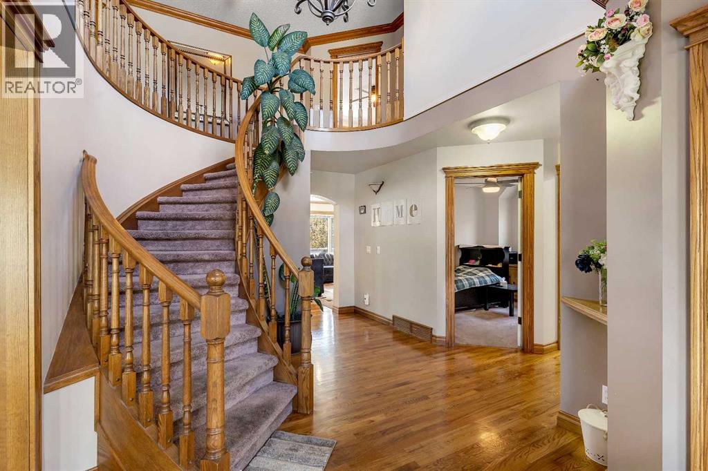 Single Family House for Sale in  Edgevalley Way NW Edgemont Calgary 