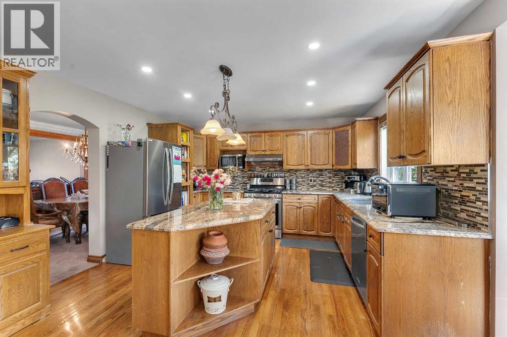 Single Family House for Sale in  Edgevalley Way NW Edgemont Calgary 