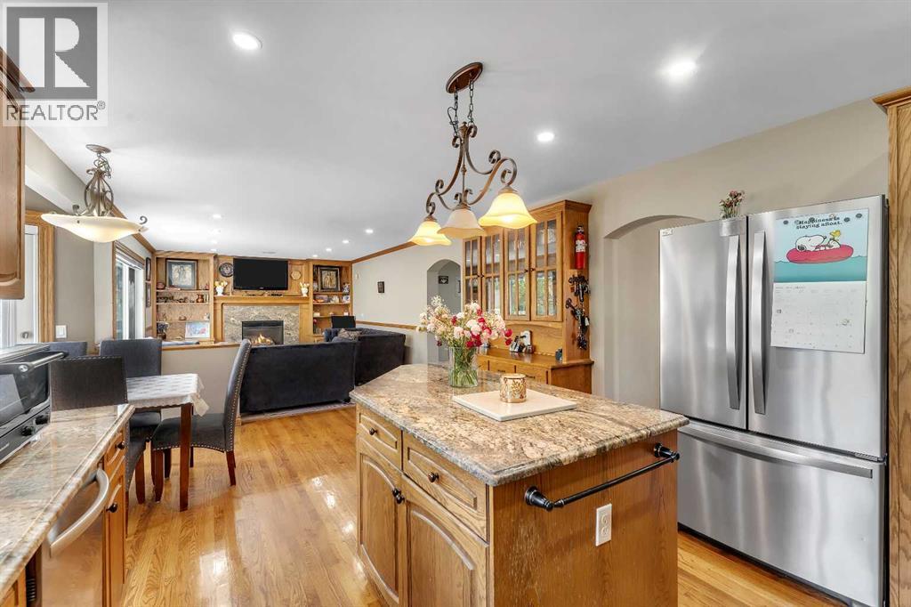 Single Family House for Sale in  Edgevalley Way NW Edgemont Calgary 