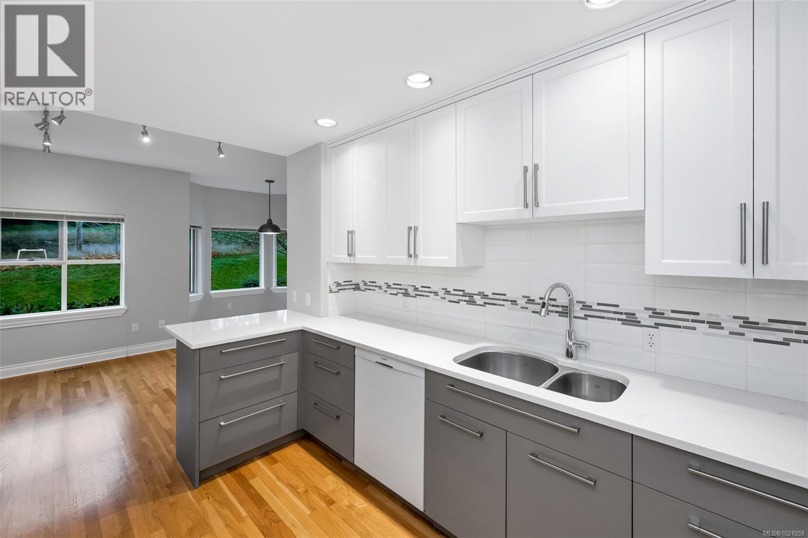 98 530 Marsett Place, Saanich