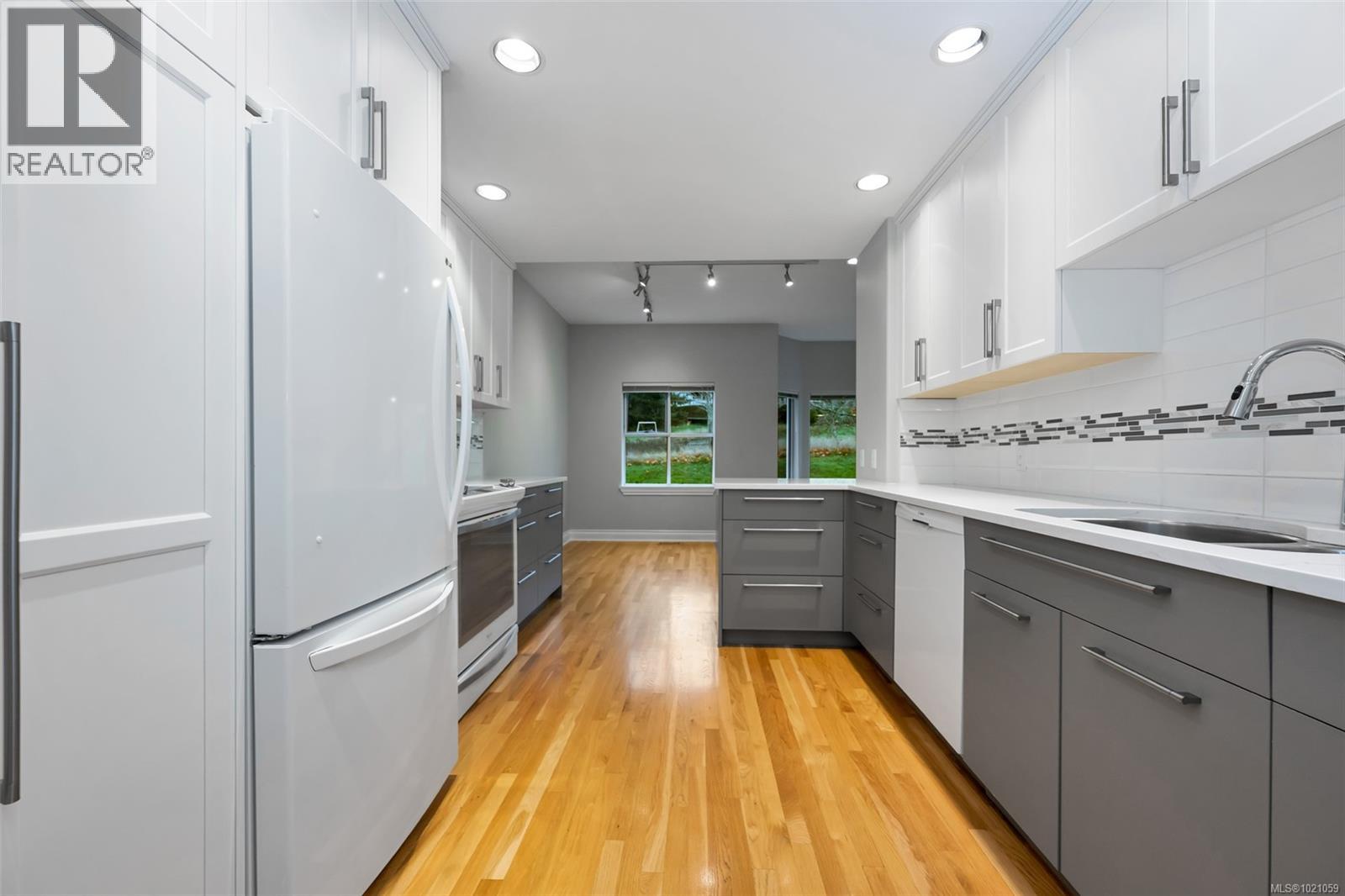 98 530 Marsett Place, Saanich