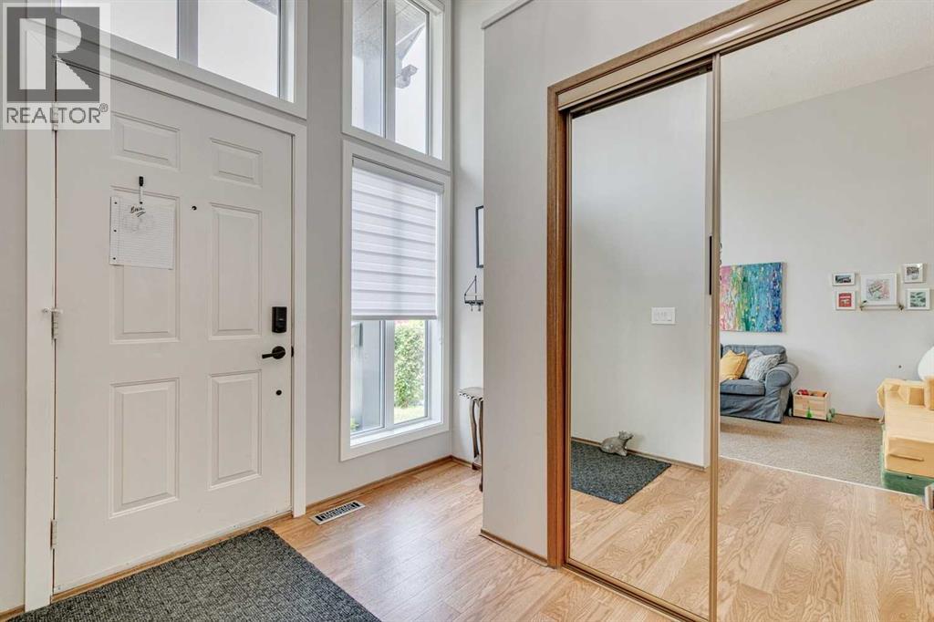 Single Family House 4 Level for Sale in  Millcrest Road SW Millrise Calgary 