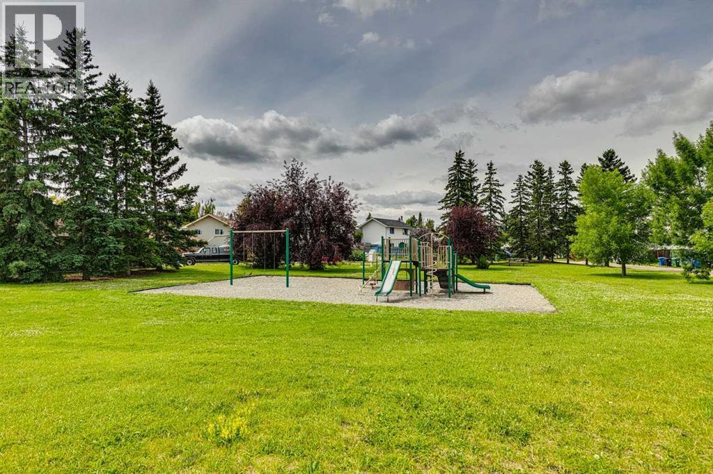 Single Family House 4 Level for Sale in  Millcrest Road SW Millrise Calgary 