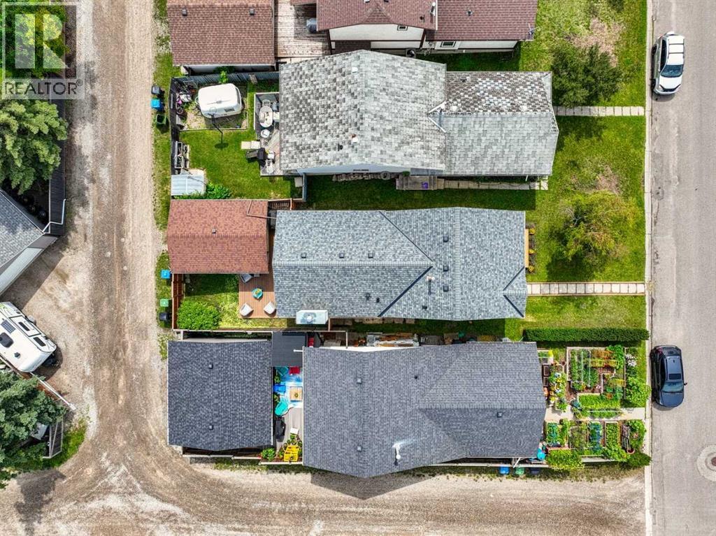 Single Family House 4 Level for Sale in  Millcrest Road SW Millrise Calgary 