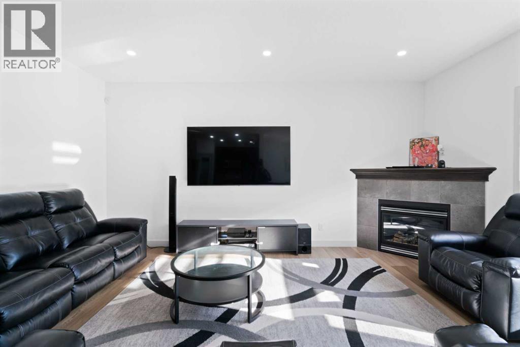 Single Family House for Sale in  Everhollow Rise SW Evergreen Calgary 