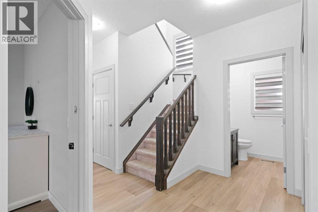 Single Family House for Sale in  Everhollow Rise SW Evergreen Calgary 