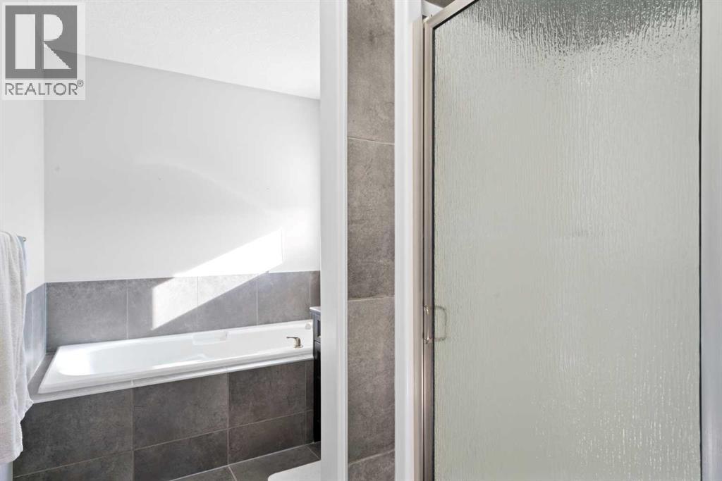 Single Family House for Sale in  Everhollow Rise SW Evergreen Calgary 