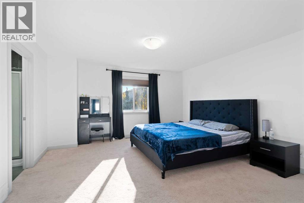 Single Family House for Sale in  Everhollow Rise SW Evergreen Calgary 