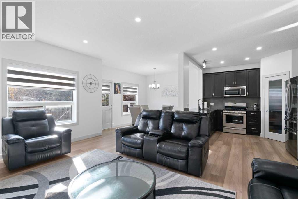 Single Family House for Sale in  Everhollow Rise SW Evergreen Calgary 