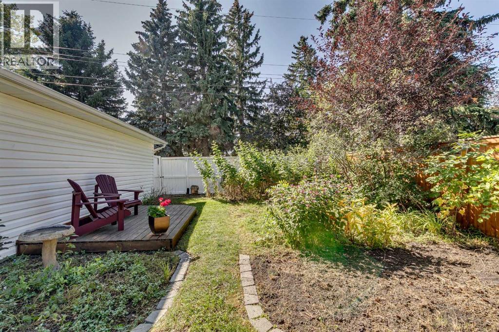 Single Family House Bungalow for Sale in  Bearspaw Drive NW Brentwood Calgary 