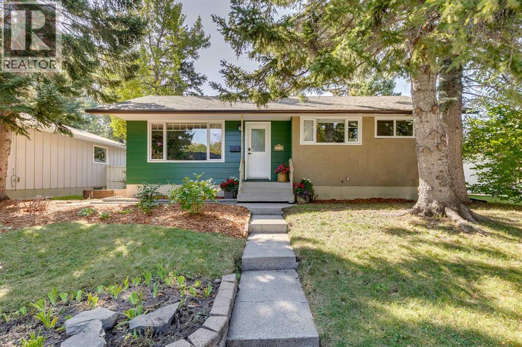 3235 Bearspaw Drive NW, Calgary, Alberta