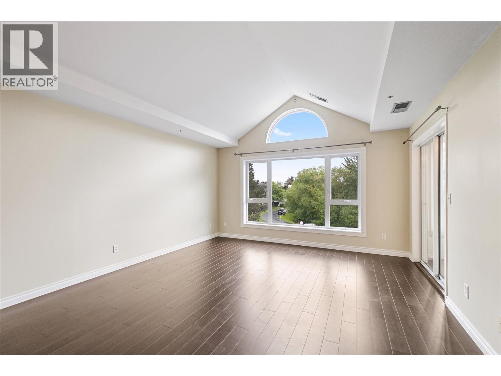 323 1045 Sutherland Avenue, Kelowna