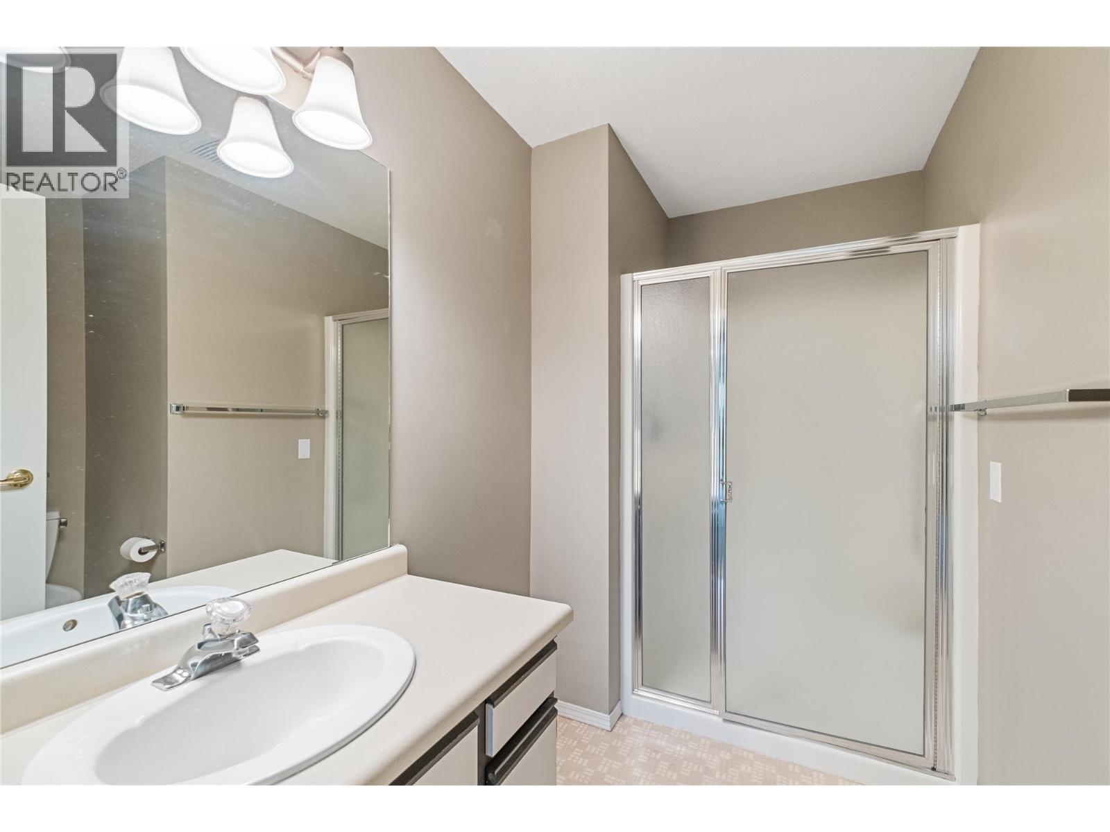 323 1045 Sutherland Avenue, Kelowna