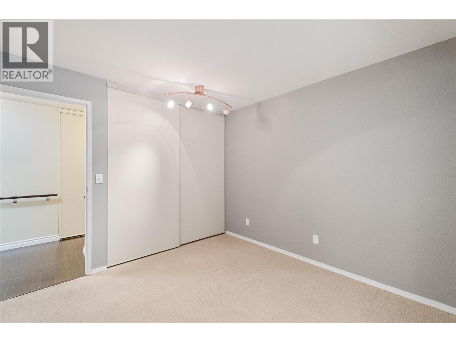 323 1045 Sutherland Avenue, Kelowna