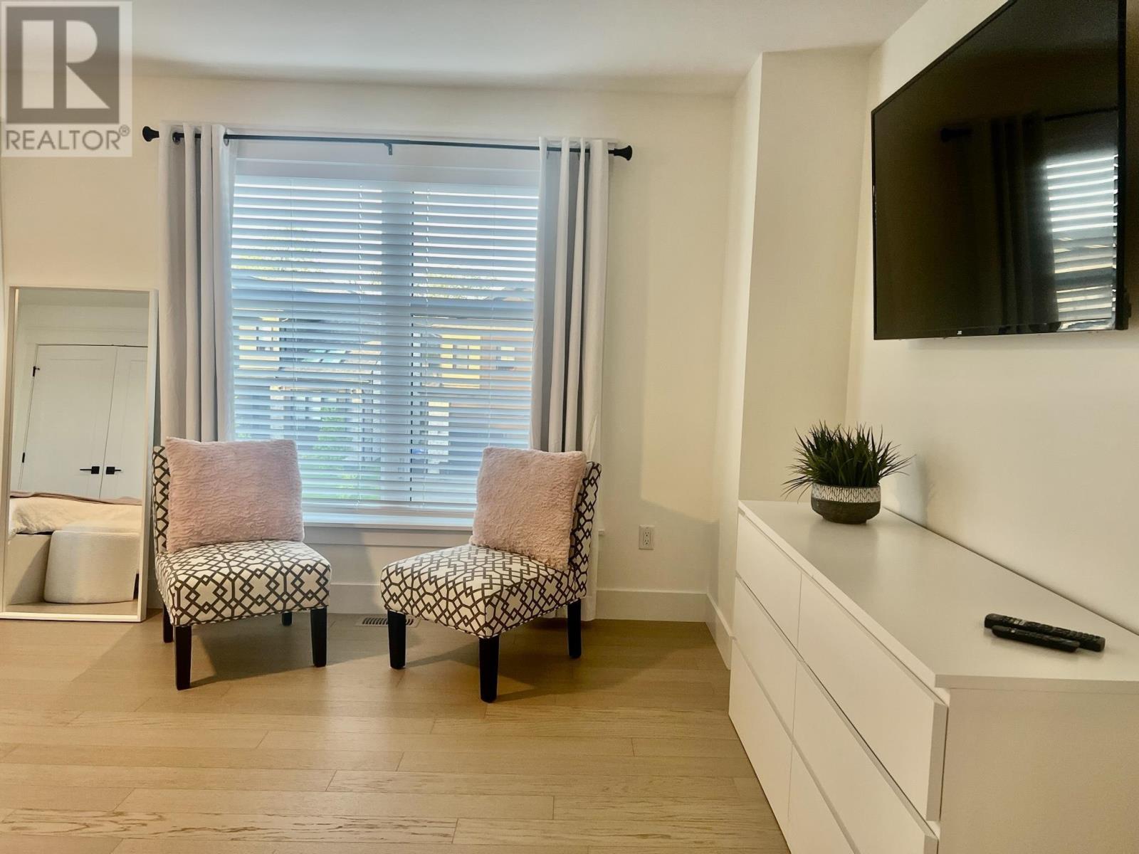 Property 4 of 49 of 49 Crownridge Drive