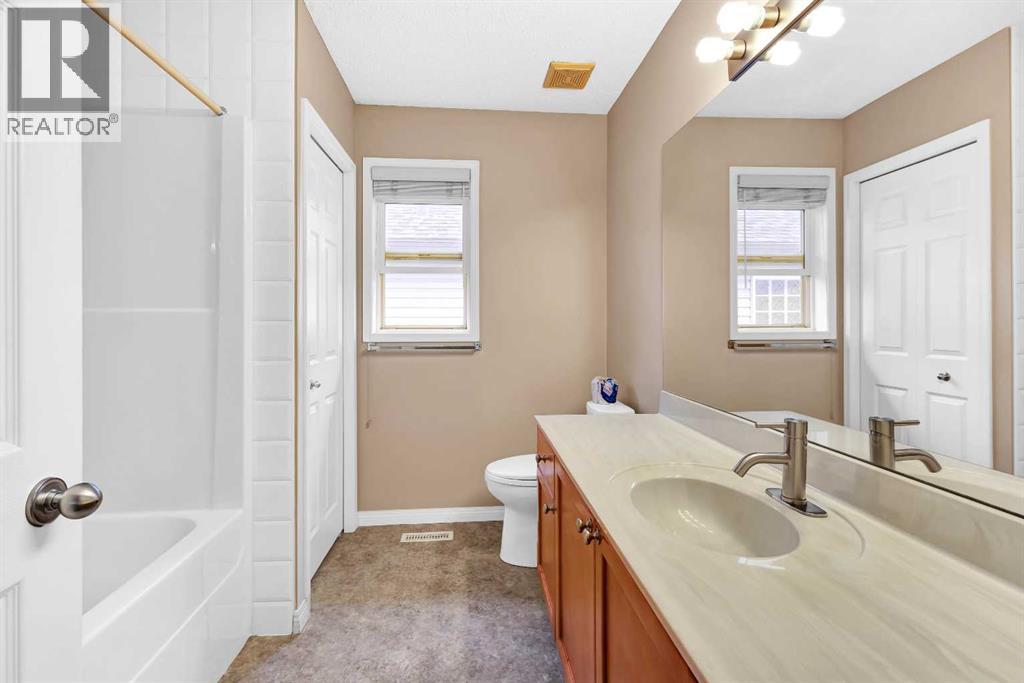 Single Family House for Sale in  Shannon Square SW Shawnessy Calgary 