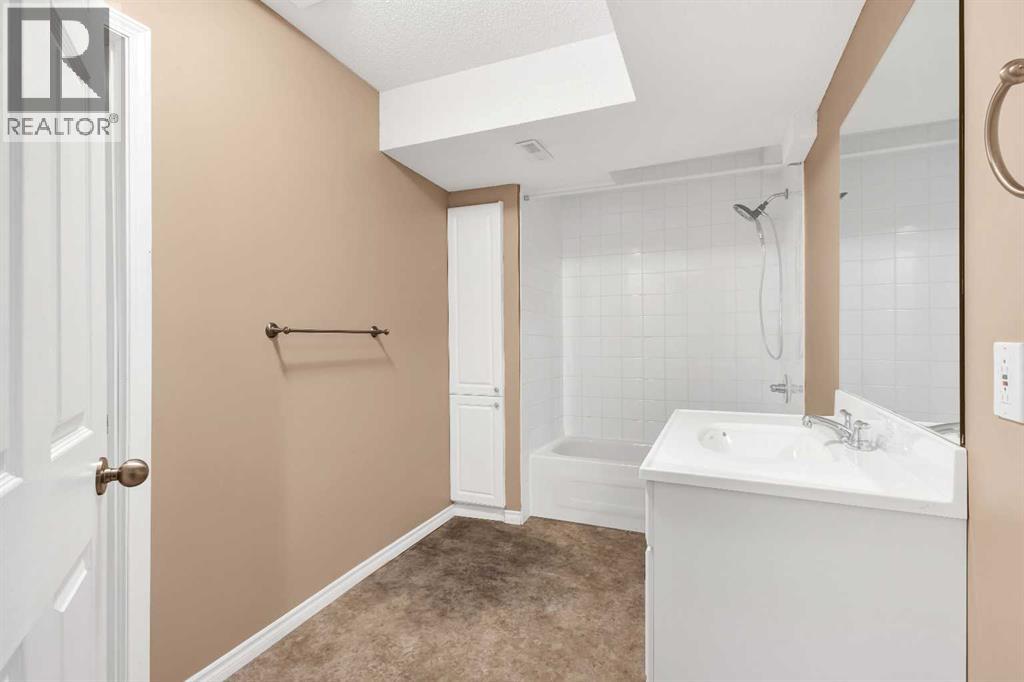 Single Family House for Sale in  Shannon Square SW Shawnessy Calgary 