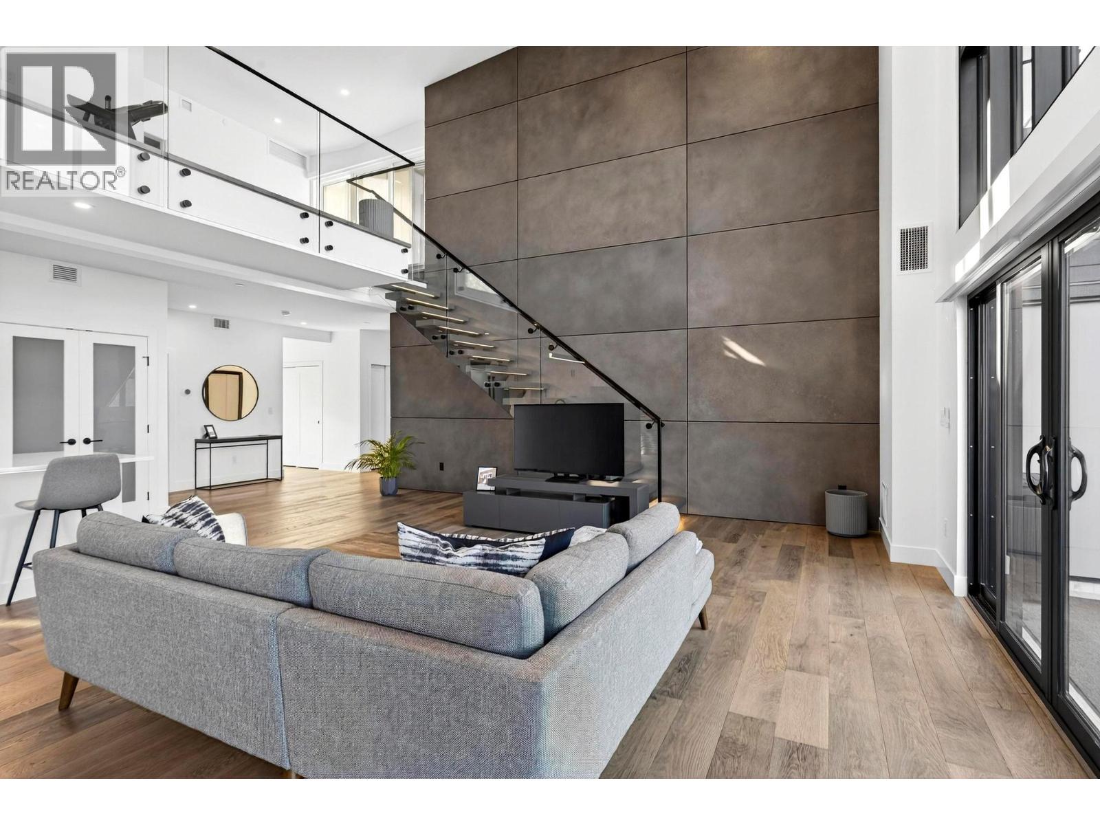 408 3434 McKinley Beach Drive, Kelowna