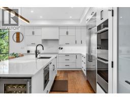 3434 Mckinley Beach Drive Unit 408, Kelowna, BC V1V0H3 Photo 11